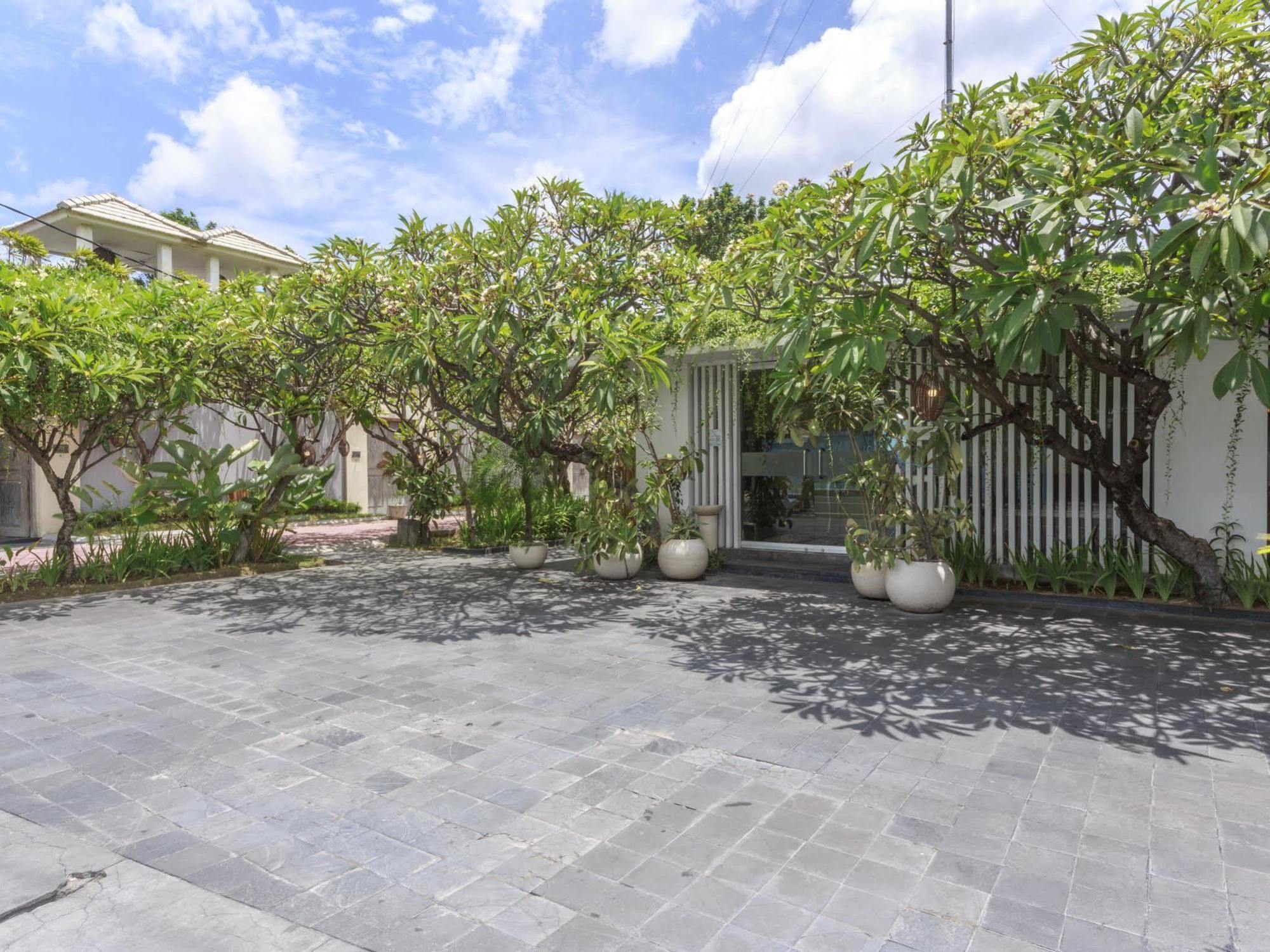Kamuela Villas Seminyak Exteriör bild