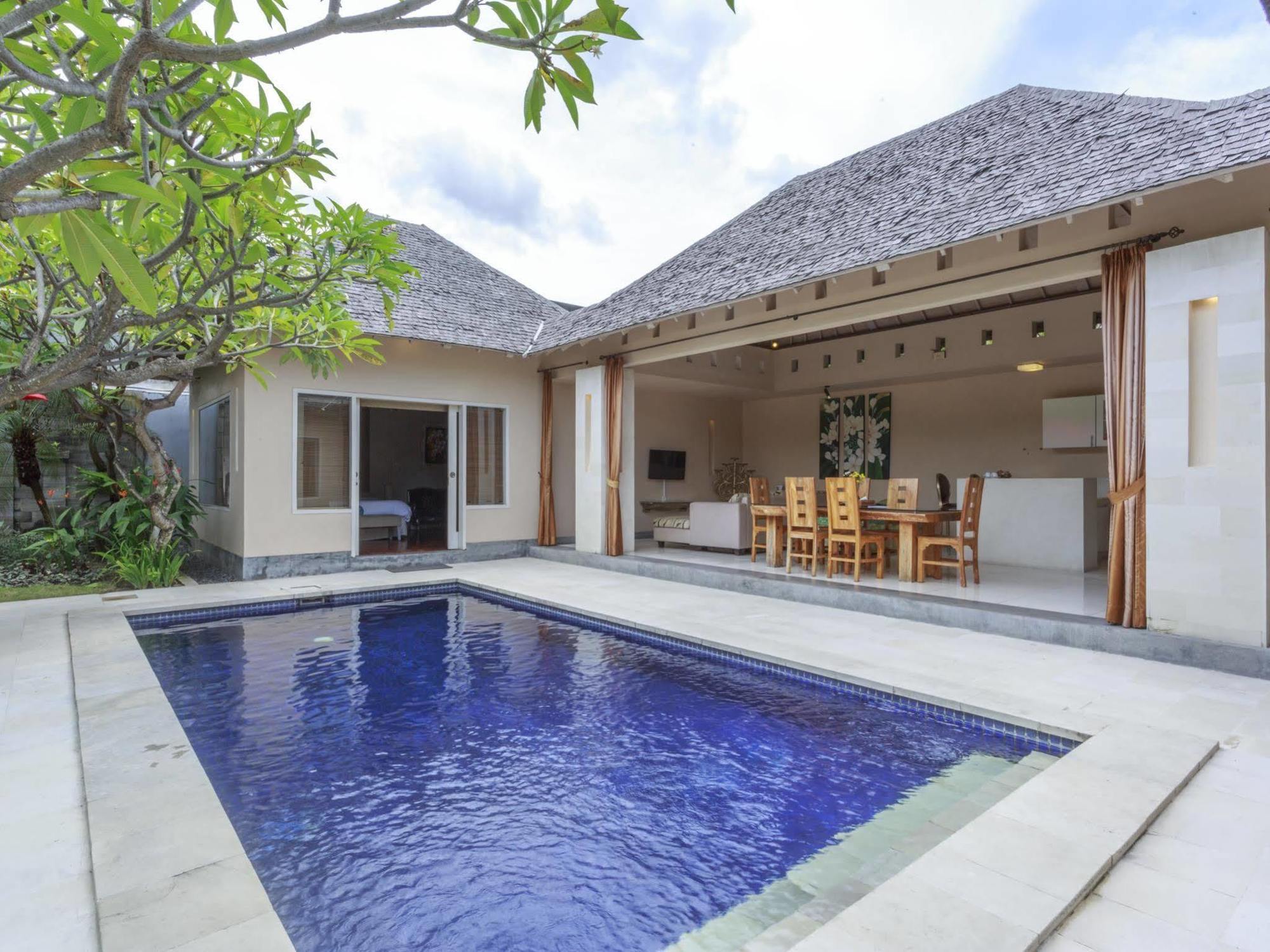 Kamuela Villas Seminyak Exteriör bild