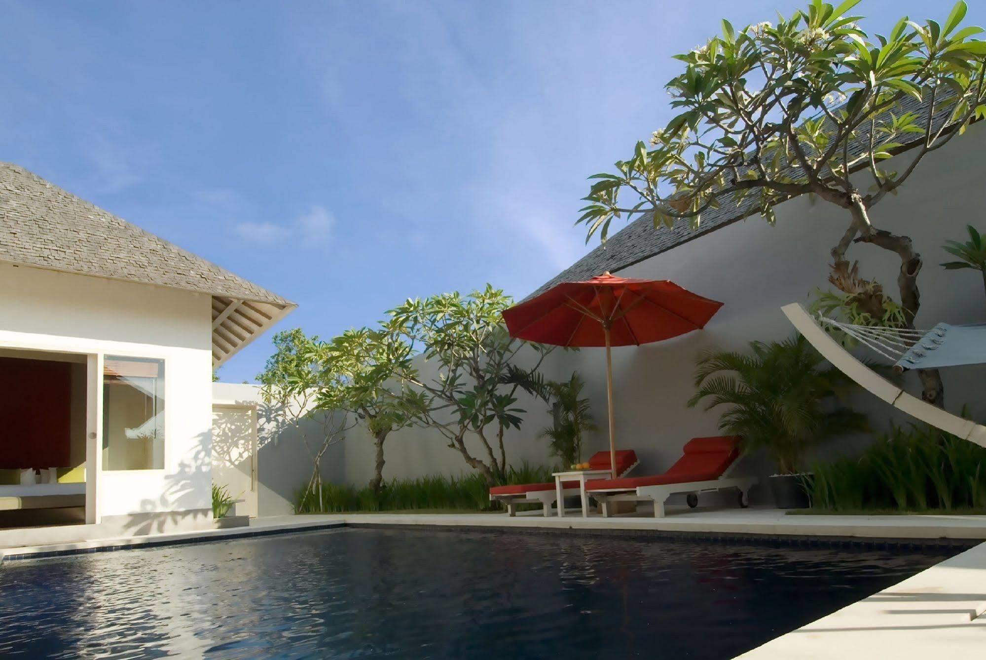 Kamuela Villas Seminyak Exteriör bild
