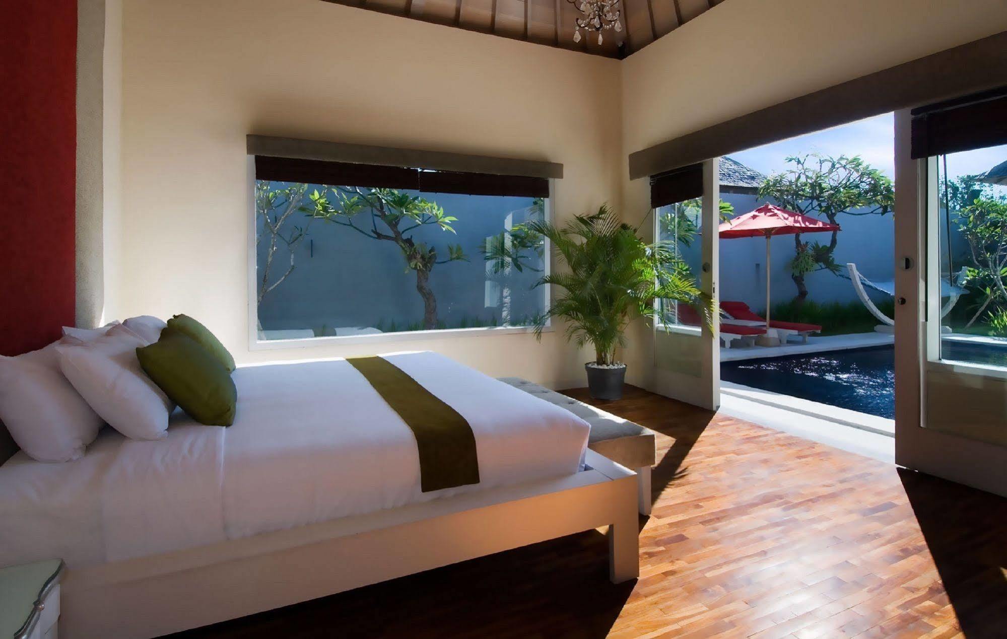 Kamuela Villas Seminyak Exteriör bild