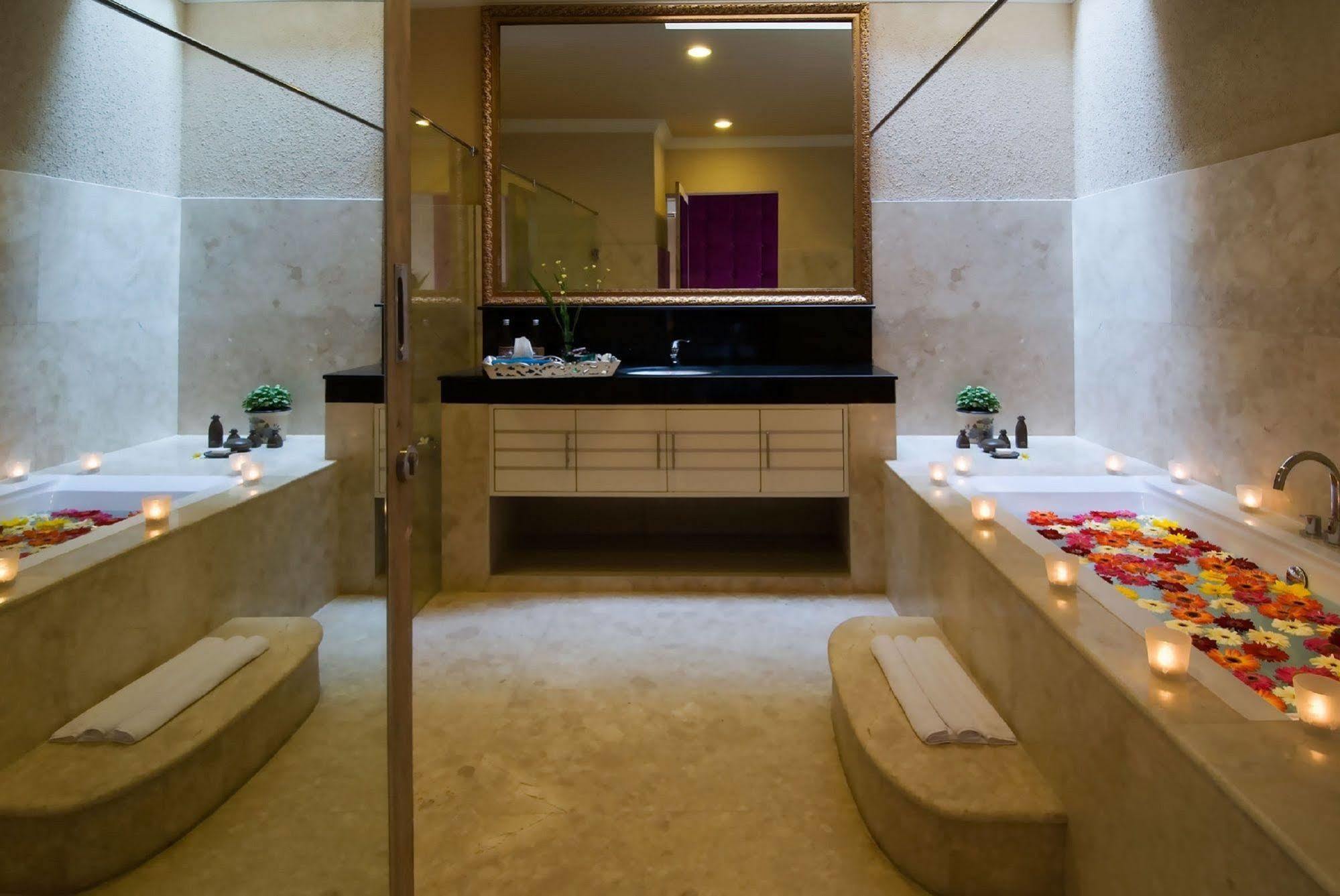 Kamuela Villas Seminyak Exteriör bild